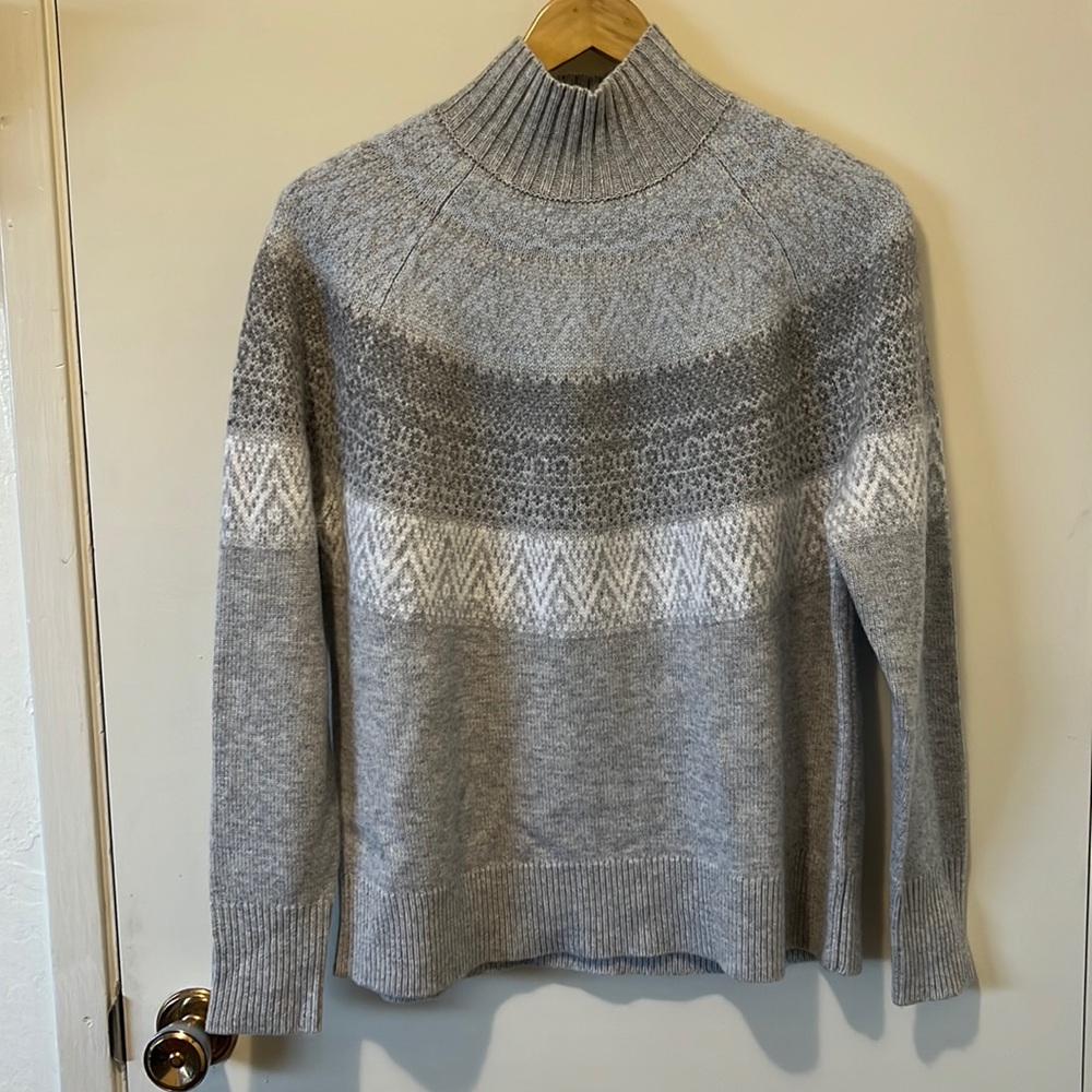 Like new* Ultra-plush cashmere blend vineyard vines
Festive Fair Isle pattern